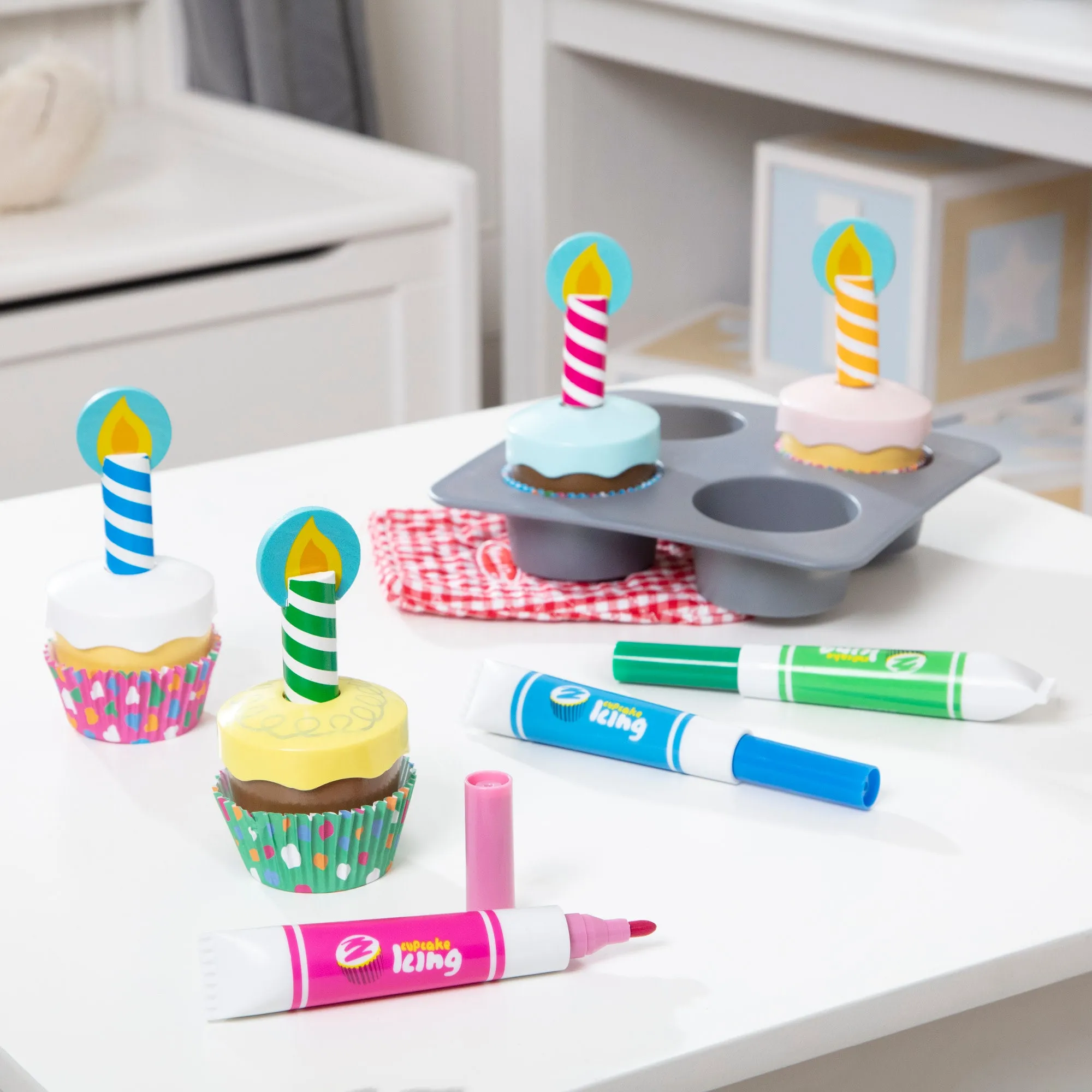 Bake & Decorate Wooden Cupcake Play Set