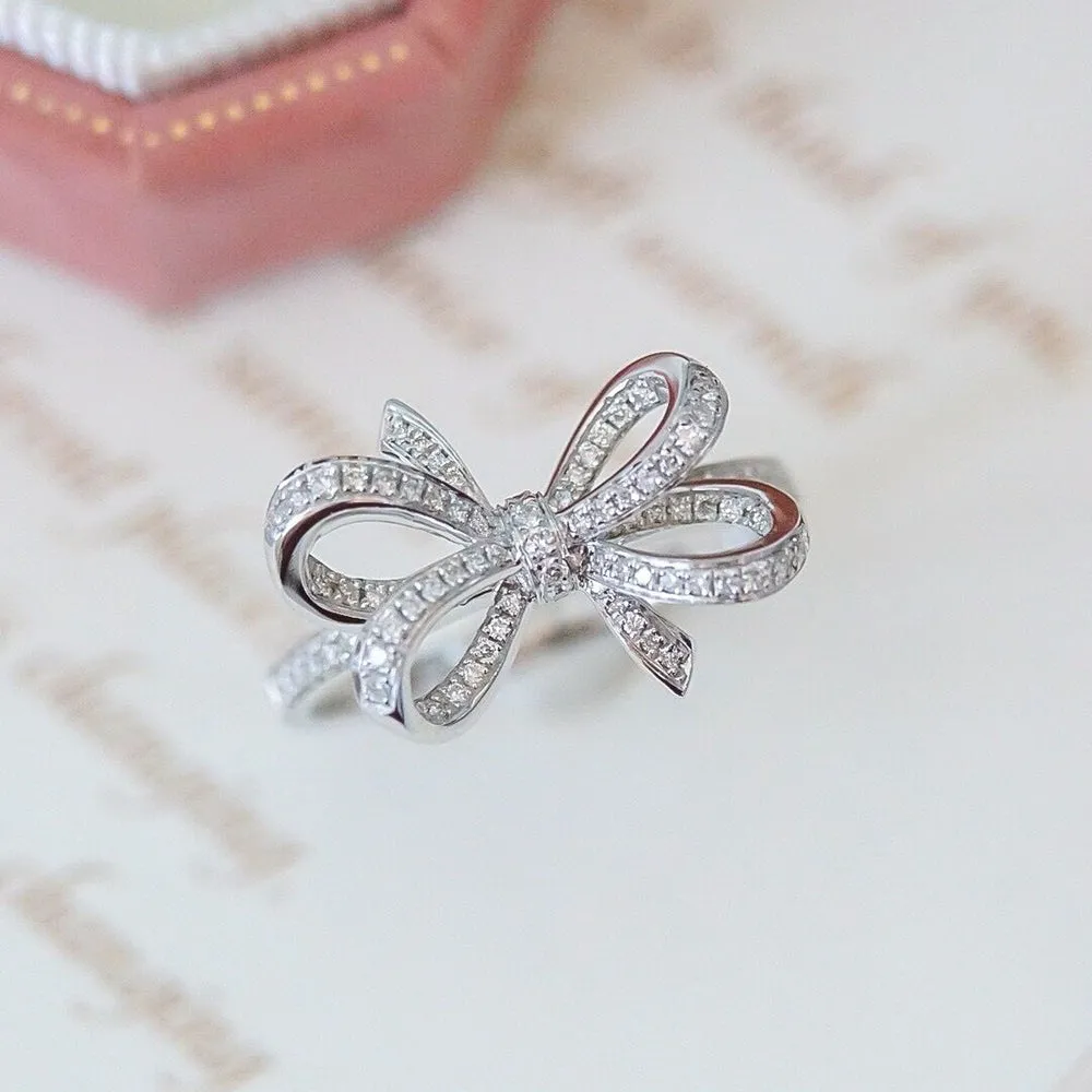 Elegant Bowknot Design Moissanite Ring