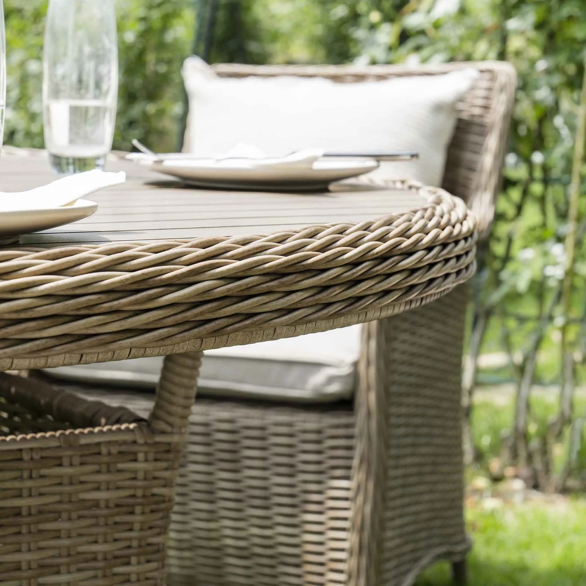 Hampshire 6-Seater Round Wicker Rattan Dining Set with Lazy Susan & Ice Bucket, Natural